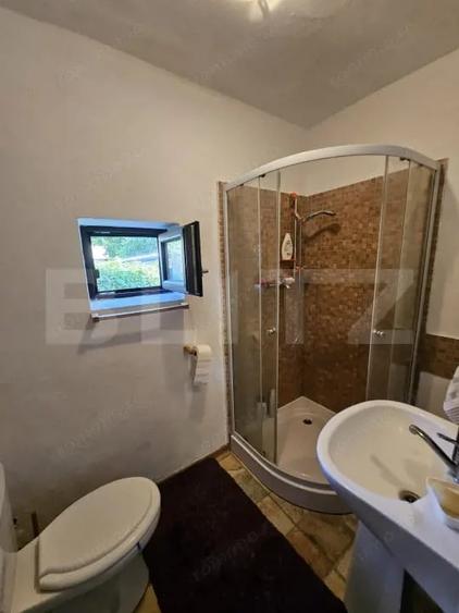 Casă cu 4 camere cu Teren 4435 Mp în Central