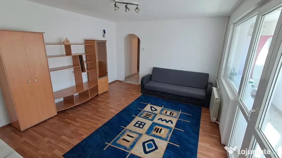 Apartament cu 3 camere semidecomandat în Lujerului