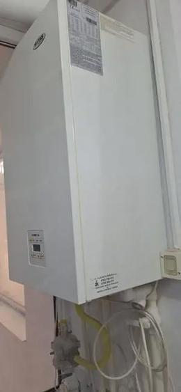 Vand apartament central, complet renovat cu centrala proprie - 3