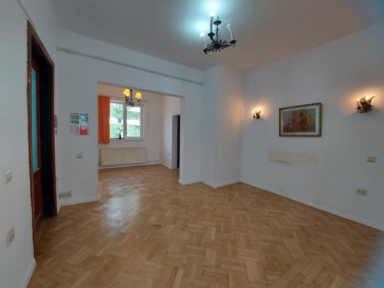 Vanzare apartament cu 4 camere la etaj 1 in vila Cotroceni cu garaj - 6