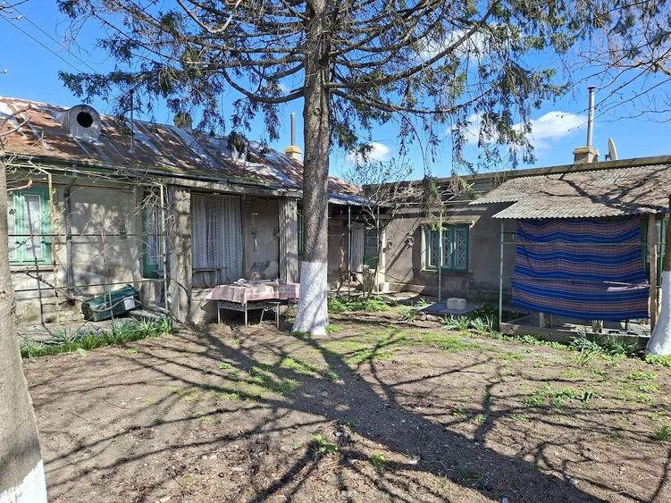 Casa de vanzare in loc. Macin jude?ul Tulcea Str. Vanatori , nr. 34 - 2