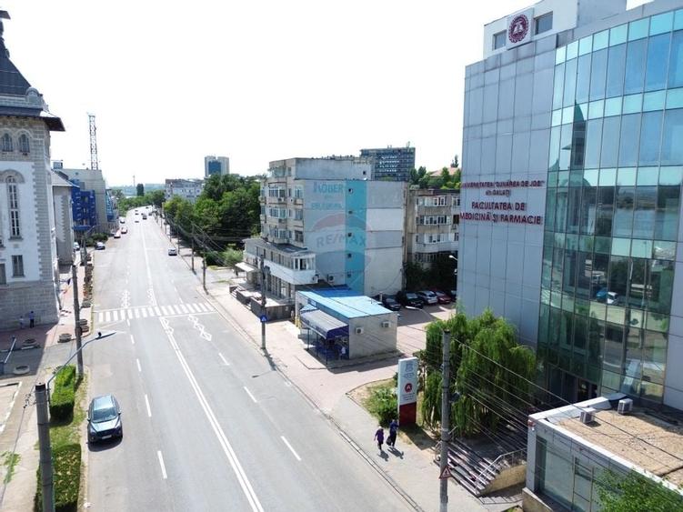 Apartament de vanzare Galati, 6 camere, Faleza - locuinta sau birouri - 12