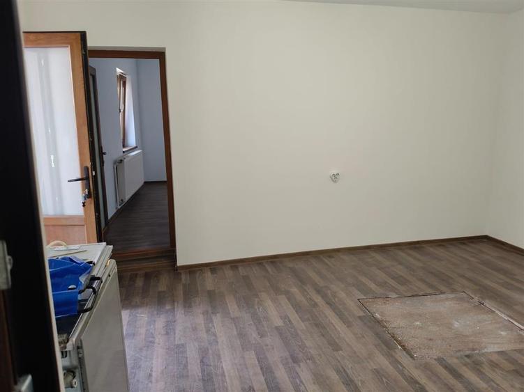 zona Gradinii Publice Casa pretabila pentru 2 familii 150mp utili cu 300mp teren - 8