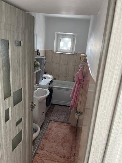 Vând Apartament cu două camere etaj 3 pe mijloc  - 11