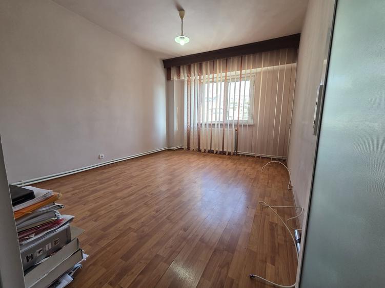 Apartament 3 camere PIATA NOUA - 2