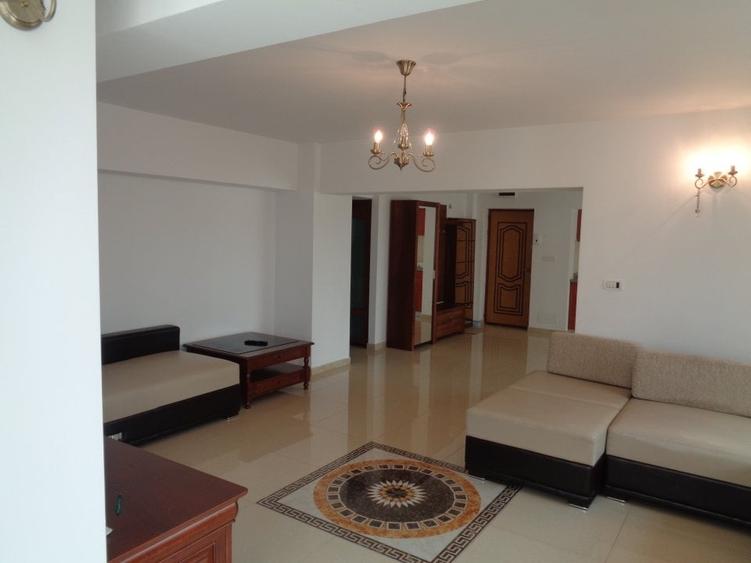 Apartament 3 camere, Centru, etaj 2, mobilat, centrala - 3