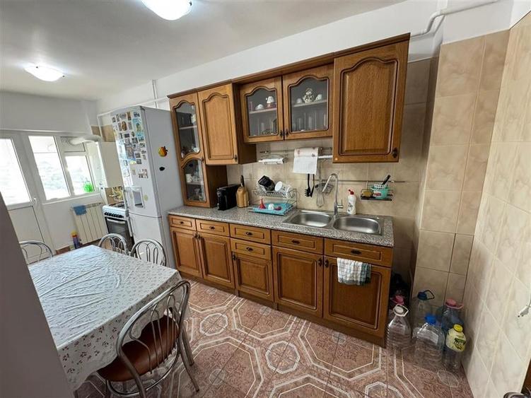 Apartament 3 camere, mobilat si utilat, ultracentral, etaj 9/10 - 1