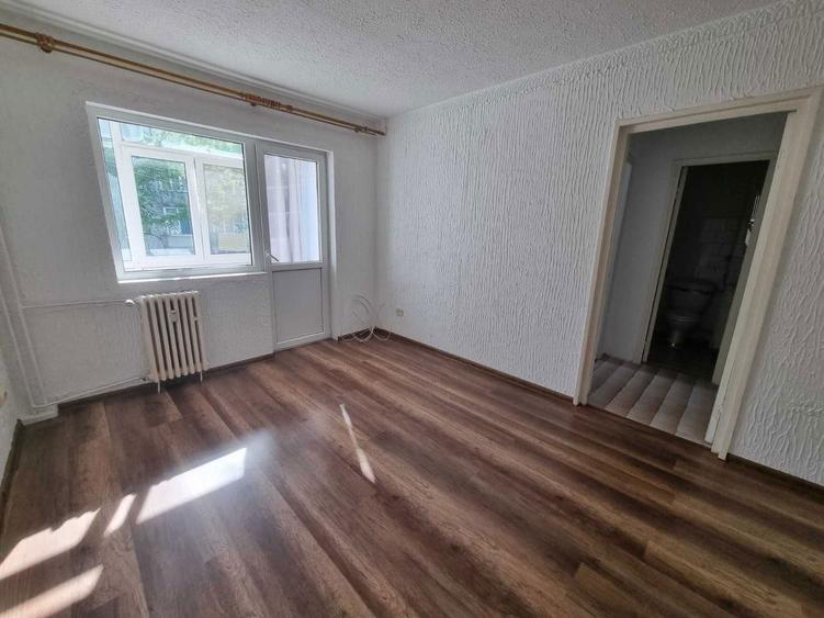 Apartament 2 camere nemobilat- de inchiriat zona Malu Rosu - 1