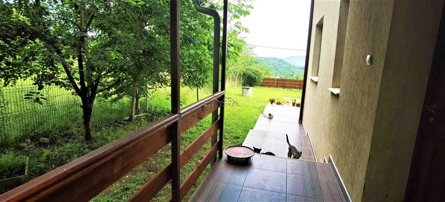 Manuel recomanda : Vila superba in Cornu de Jos 295mp , teren 1360mp - 36