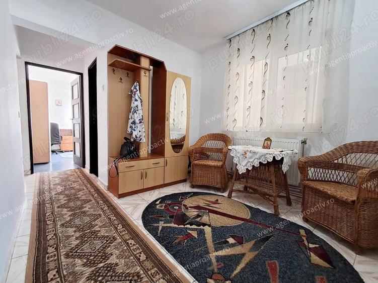 Apartament cu 3 camere, situat la etajul 3, in cartier Siderugistilor; SD-uri. - 8