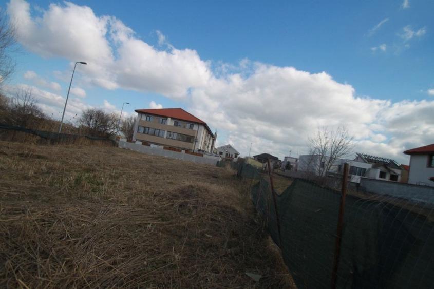 Teren intravilan - Zona Kamsas- regim de inaltime p+2/4 - 2