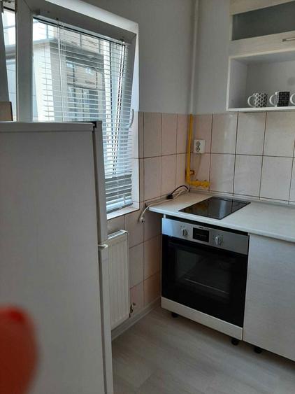 Inchiriez garsoniera zona B-dul Republicii - proprietar - 5