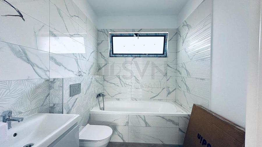 REV2004640 Vila de vanzare cu panouri solare - 12