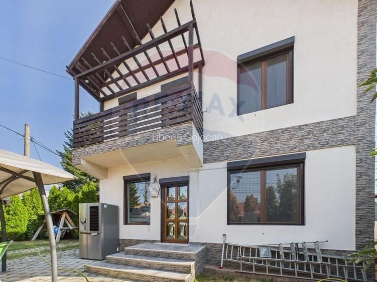 Casa / Vila cu 4 camere de vanzare in zona Est