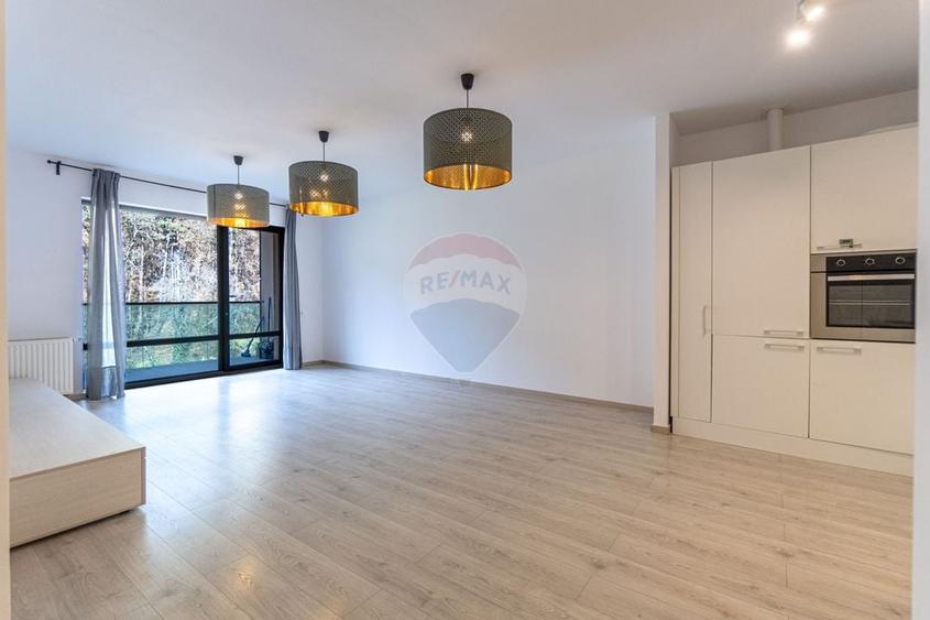 Apartament cu 4 camere de inchiriat Tampa Gardens Racadau etaj 10/12 - 13