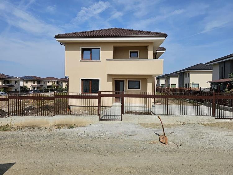 Casa de vanzare in Dezmir | 149 utili | 2 parcari - 1