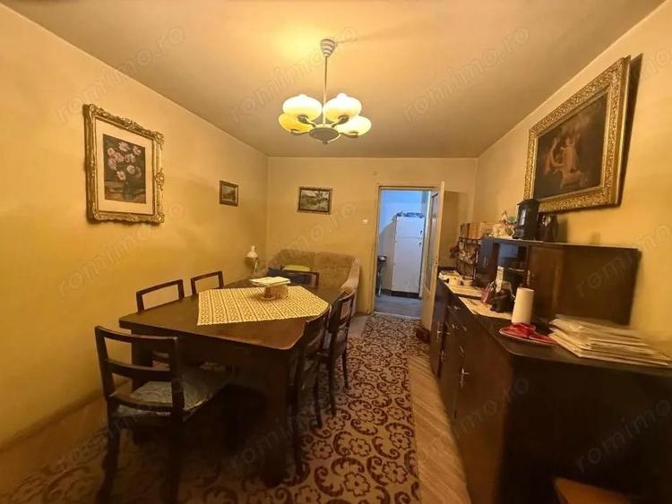 Vintage apartament 4 camere, B-dul Bucure?ti / Regele Mihai,decomandat etaj 2 - 3