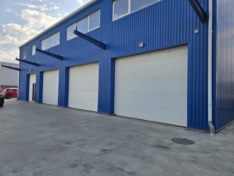 Hala cu porti sectionale - 1