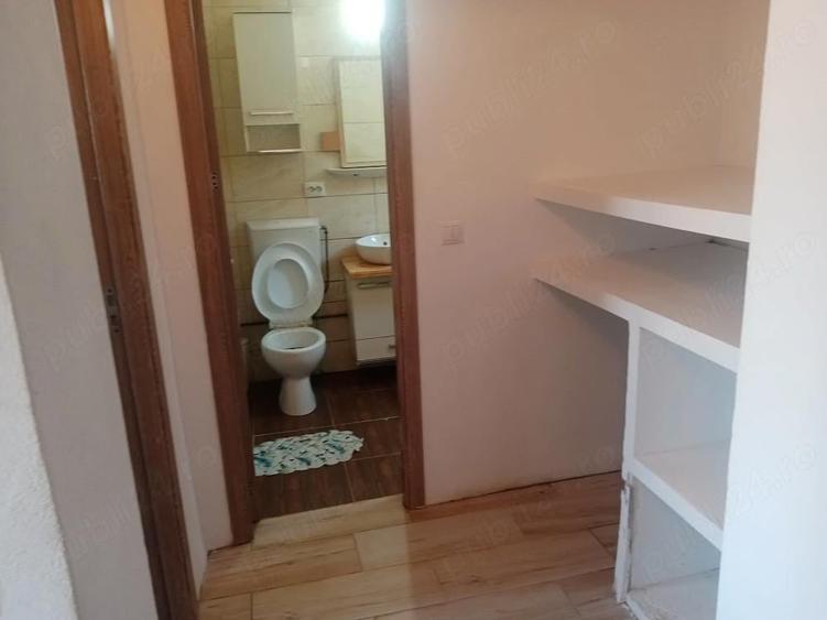 Inchiriem apartament 2 camere zona 1 Mai , centru , centrala proprie , mobilat - 1