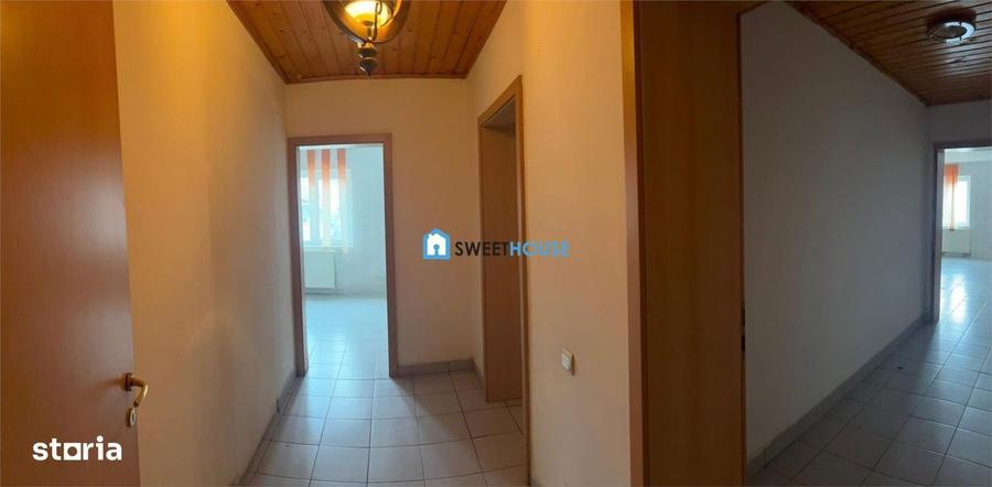 Hotel de vanzare in inima Branului - 3