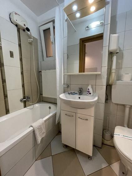 Apt. 2 camere mobilate, et.4, Calea Victoriei, bloc solid, vedere Palatul Regal - 17