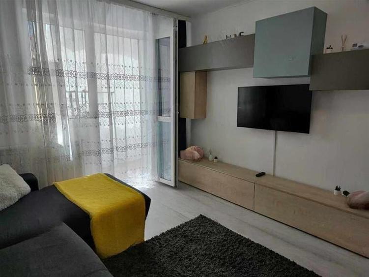 Decomandat, 2 locuri parcare, Astra, Brasov - 1