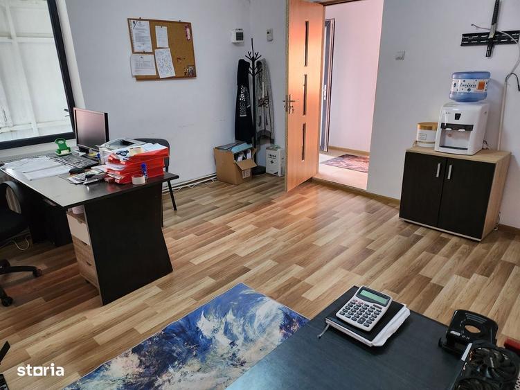 Casa rezidentiala cu 9 camere, amplasare centrala - 16