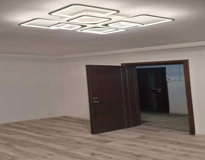 Vand apartament renovat, cu centrala proprie, 2 camere Ferdinand - 1