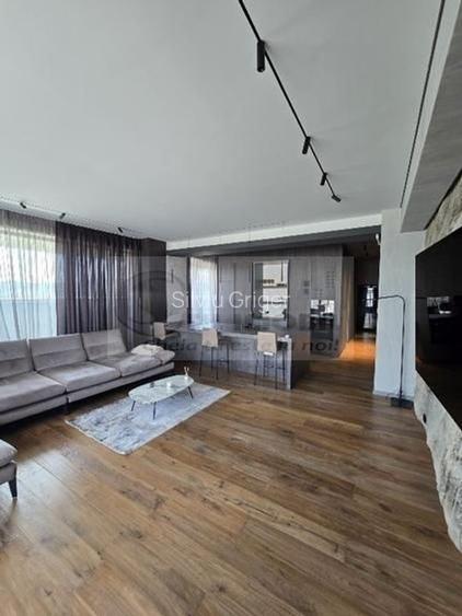 Penthouse de Lux - 3 cam | 223 mp | Terasă 120 mp | Etaj 9/9 420000 EUR