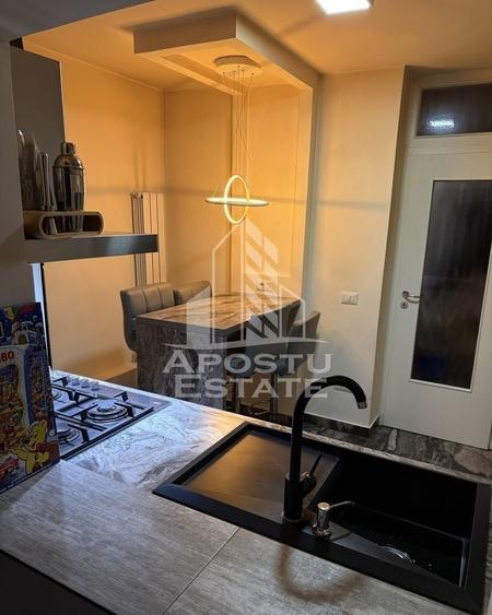 Apartament cu 3 camere, 2 bai,  decomandat,  etajul 2, zona Soarelui - 6