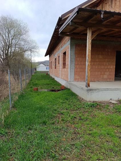 Casă cu Teren 700 Mp în Ciritei