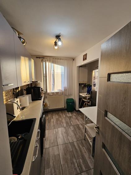 Apartament 3 camere, 68 mp, etaj 4 cu panorama deosebita, Trivale Complex 2, complet renovat 105.000 negociabil - 3