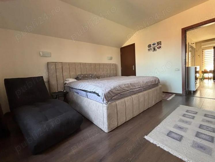 Jumatate de duplex, cu intrare separata ?i delimitare clara a spa?iilor, fara utilizari comune. - 1