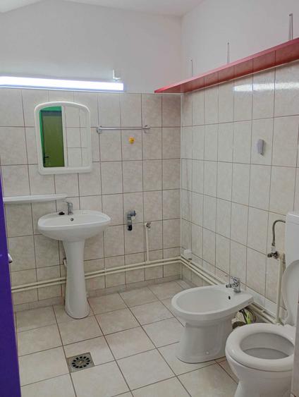 Inchiriez garsoniera - 2