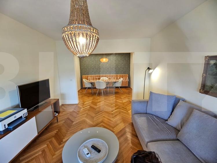 Apartament ultramodern 3 camere, 93 mp, et. 8/10, zona centrala Apartament ultramodern 3 camere, 93 mp, et. 8/10, zona centrala