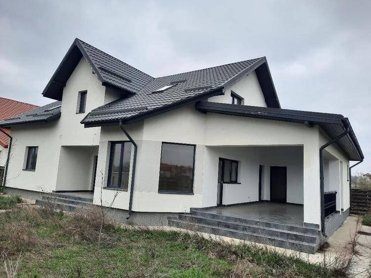 FARA COMISIOANE casa P+M cu 5 camere mari 4 bai 3 dresinguri finisata LA CHEIE - 52