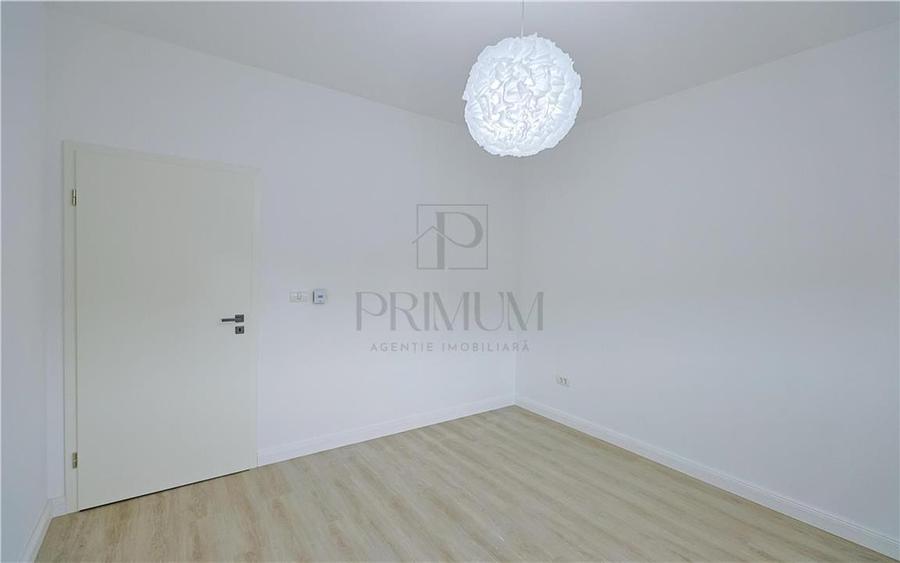 Sacalaz- dormitor la parter- despartit prin garaj- bucatarie echipata si mobilat - 9