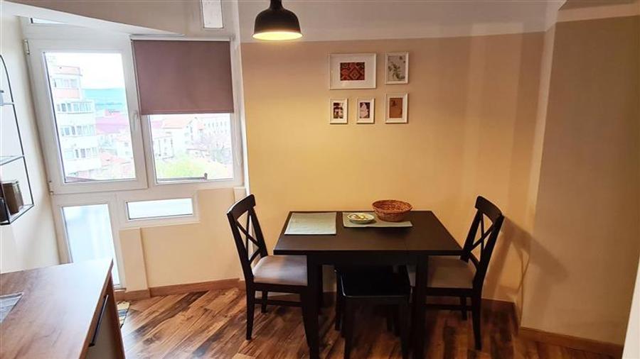 Apartament renovat 3 camere 62mp,Piata Cipariu - 14