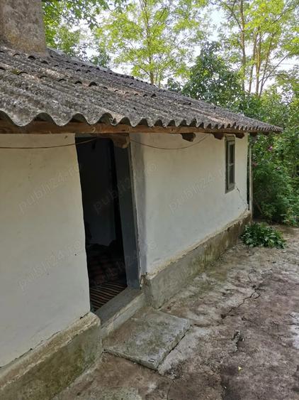 Vanzare casa batraneasca+teren - 2