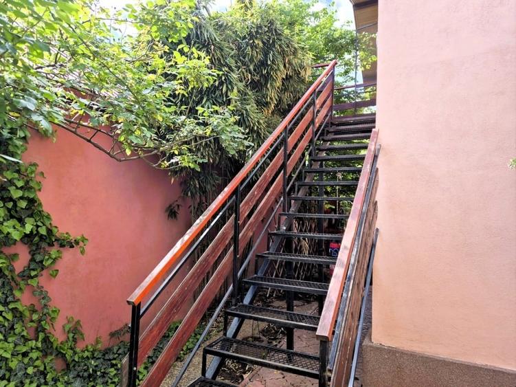 Proprietar - Apartament 3 camere de inchiriat - Curte proprie - 5