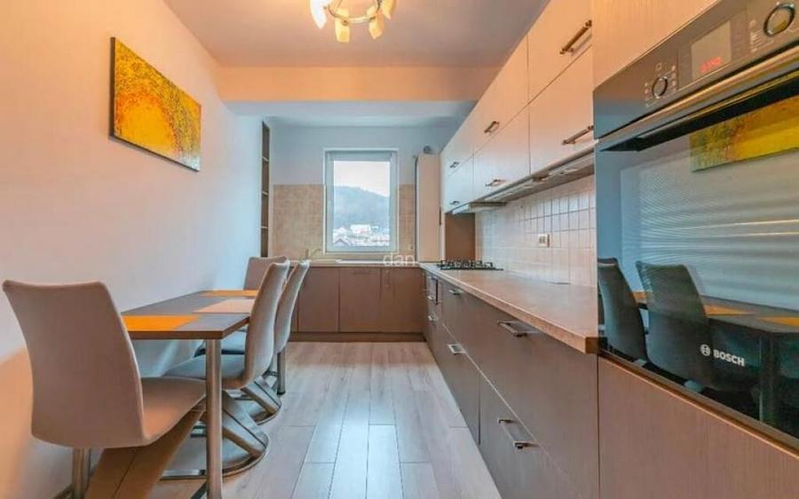 Apartament cu 2 camere, decomandat - zona Racadau. - 1