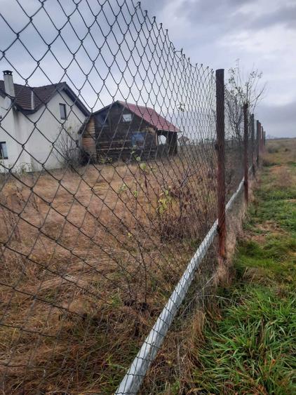 Dealul Selimbarului teren intravilan imprejmuit 600m2 - 1