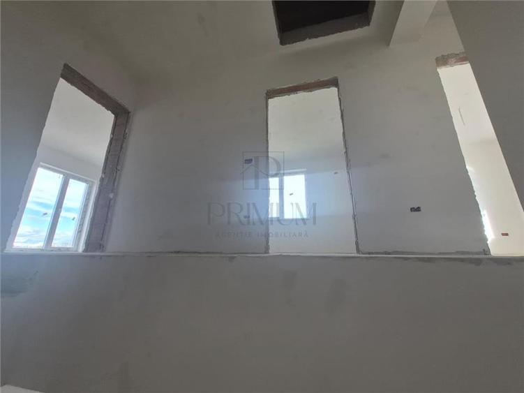 Duplex cu 5 camere cu Canalizare în Moșnița Nouă