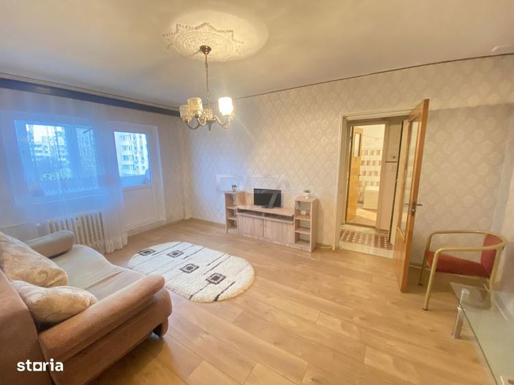 Apartament cu 3 camere semidecomandat, mobilat în Rahova