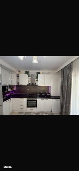 Casă cu 4 camere cu Teren 200 Mp în Central