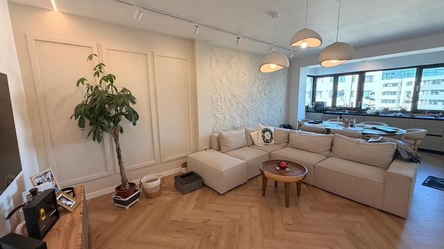 Apartament cu 2 camere semidecomandat, mobilat în Nord