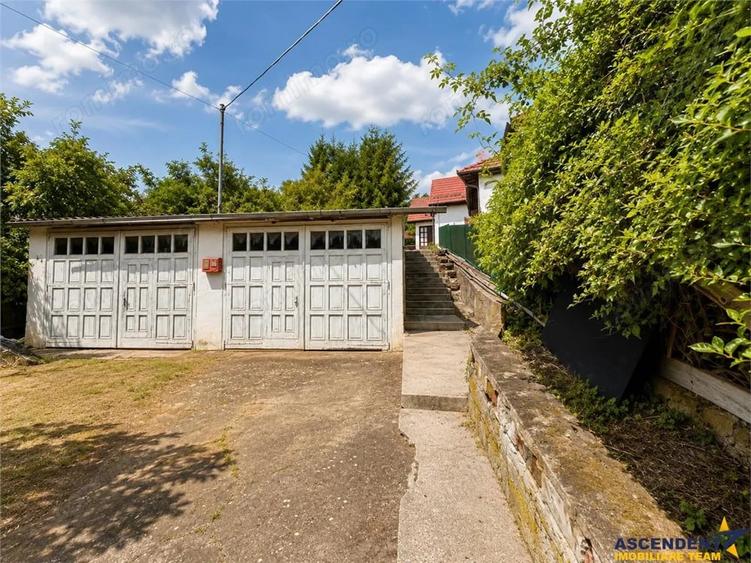 Casă cu 1 camere cu Teren 2300 Mp în Tudor