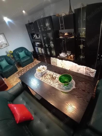 Apartament cu 4 camere decomandat în Central