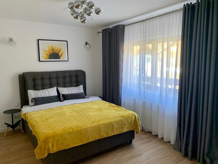 Casă individuală cu 7 camere cu Canalizare în Platoul Izvor