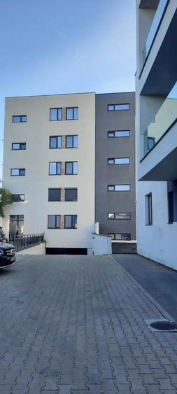 Apartament cu 2 camere decomandat în Piața Cluj